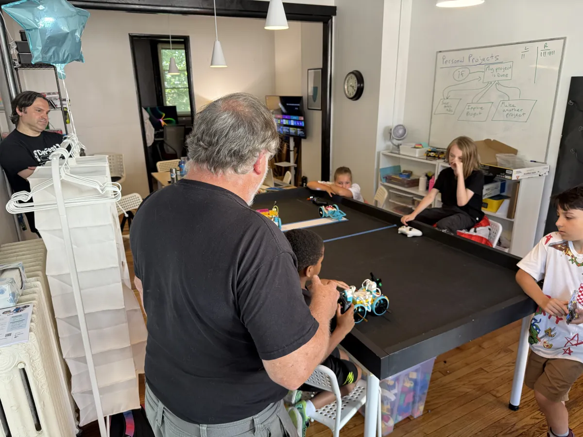 Robot matches on the arena table