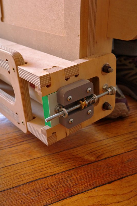 Side view of the mechanism